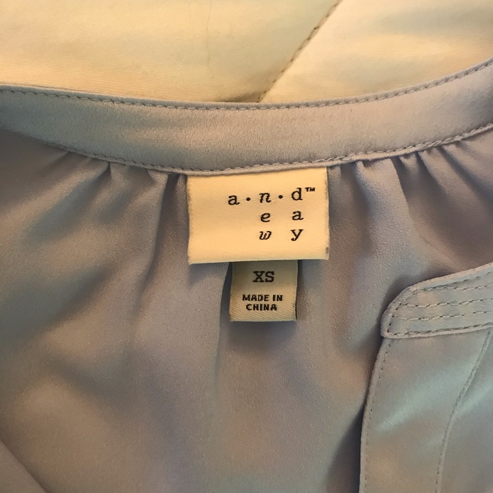 Button down blouse - Picture 2 of 2